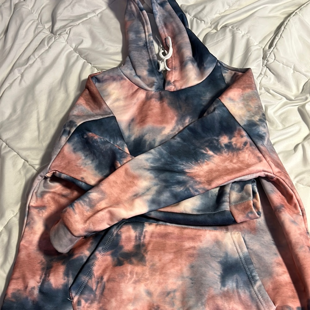 tie dye hoodie